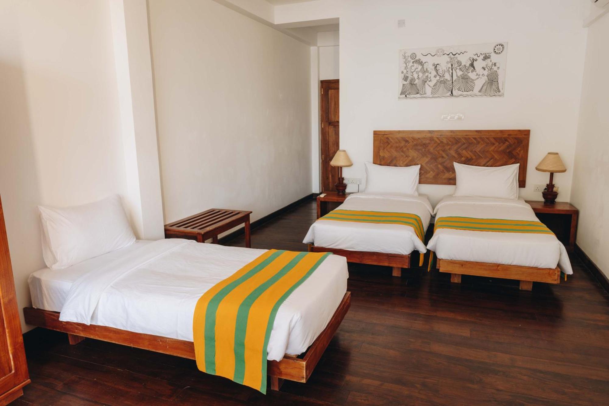 Yala Oga Reach Hotel Тиссамахарама Экстерьер фото