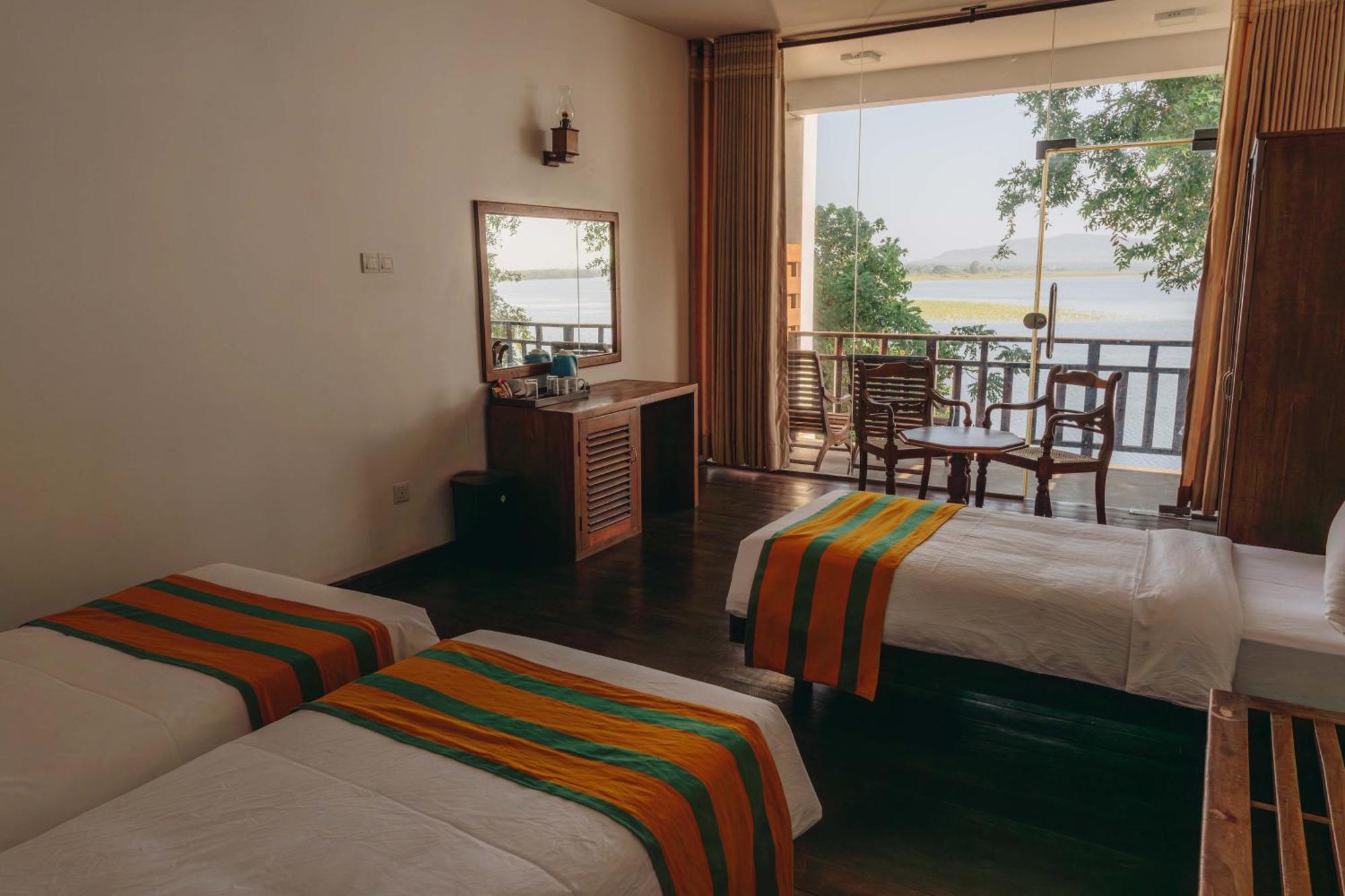 Yala Oga Reach Hotel Тиссамахарама Экстерьер фото
