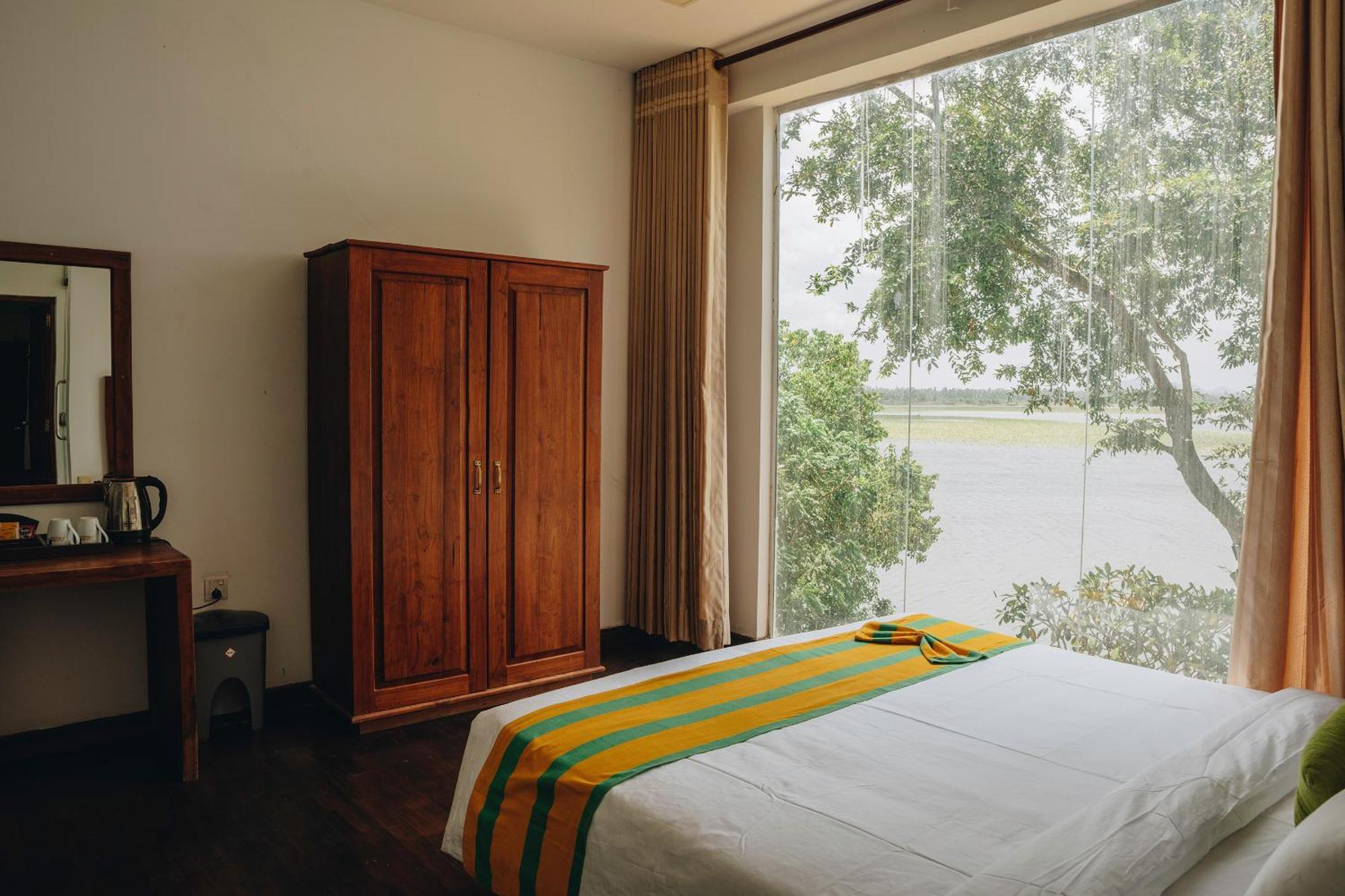 Yala Oga Reach Hotel Тиссамахарама Экстерьер фото