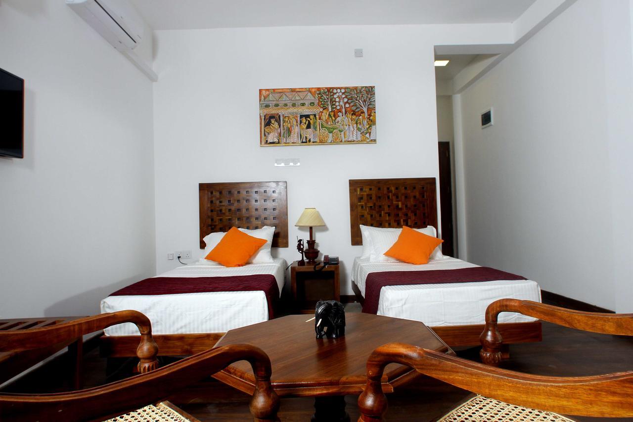 Yala Oga Reach Hotel Тиссамахарама Экстерьер фото