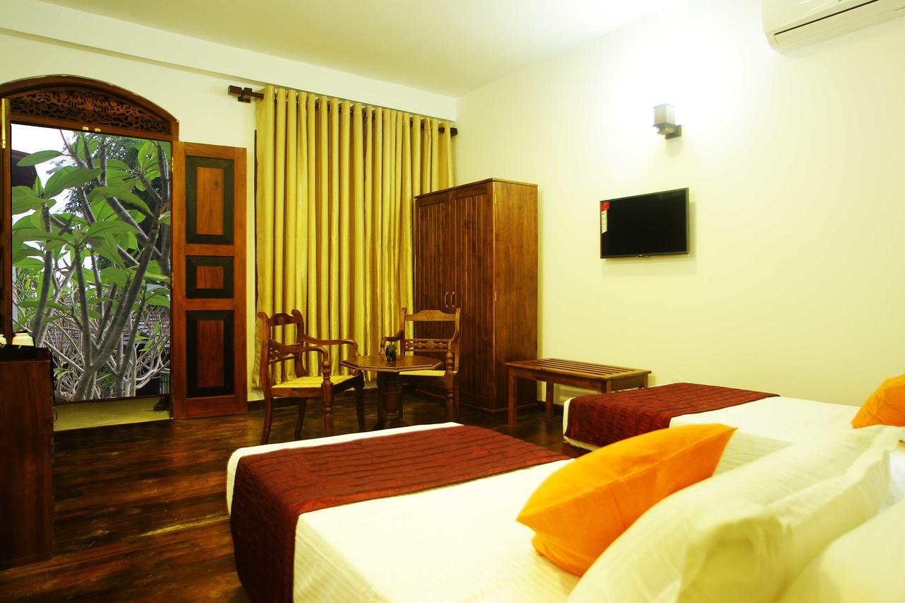 Yala Oga Reach Hotel Тиссамахарама Экстерьер фото