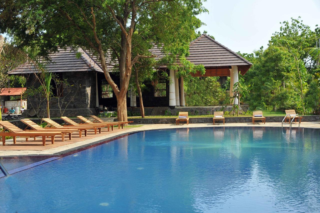 Yala Oga Reach Hotel Тиссамахарама Экстерьер фото