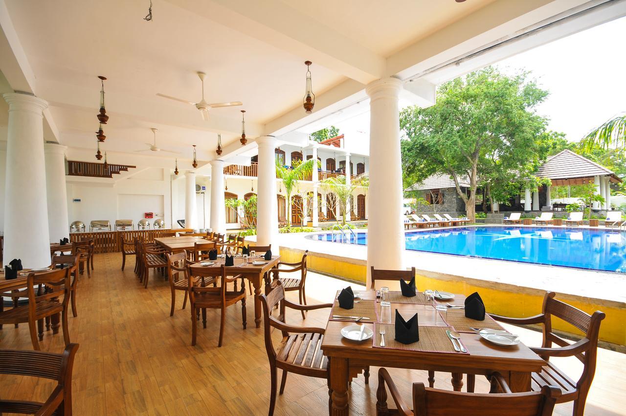 Yala Oga Reach Hotel Тиссамахарама Экстерьер фото