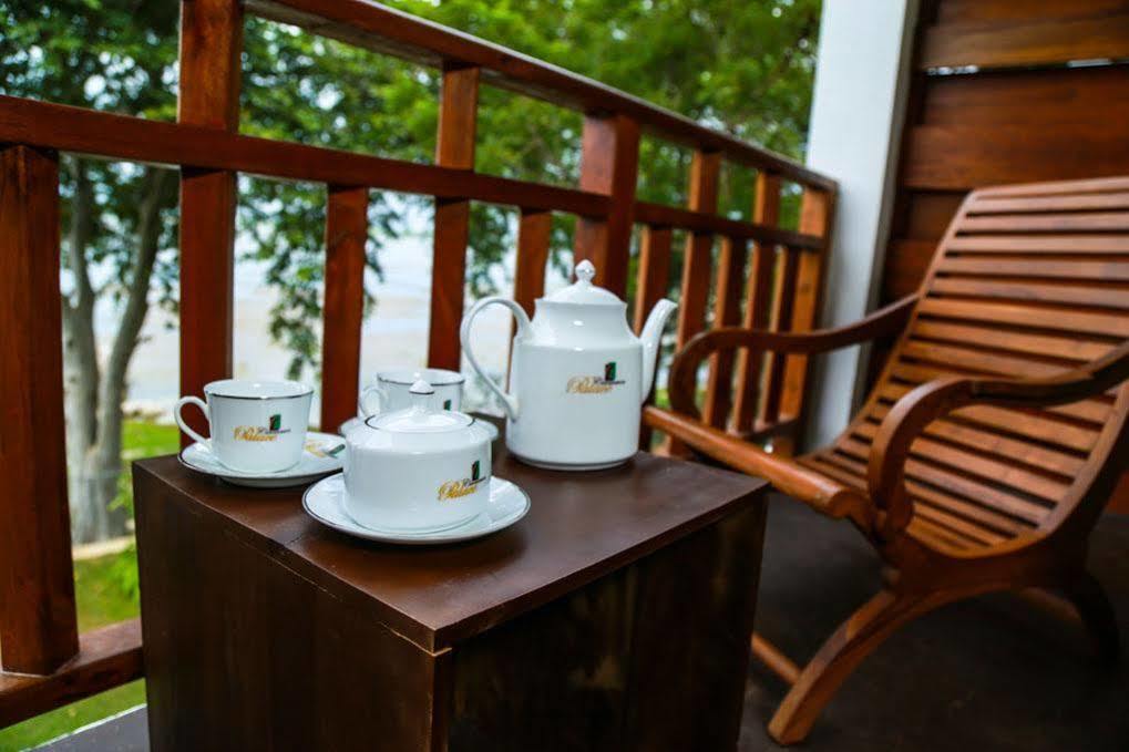 Yala Oga Reach Hotel Тиссамахарама Экстерьер фото
